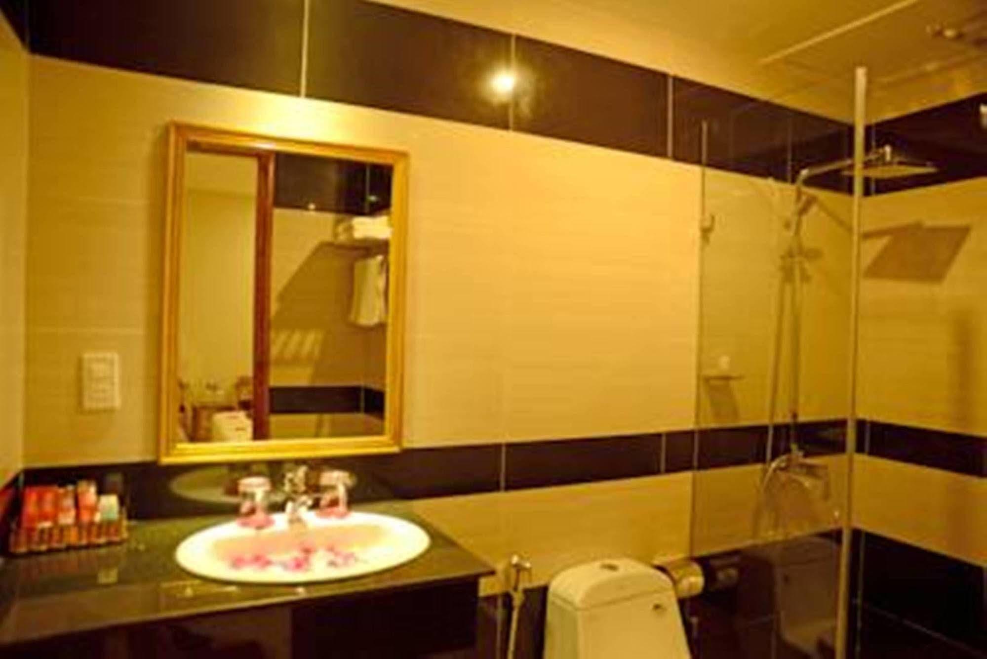 Red Diamond Hotel Da Nang Exterior photo